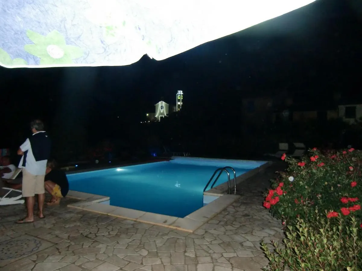 B&B Le Rondini Cassanesi 0*,  意大利